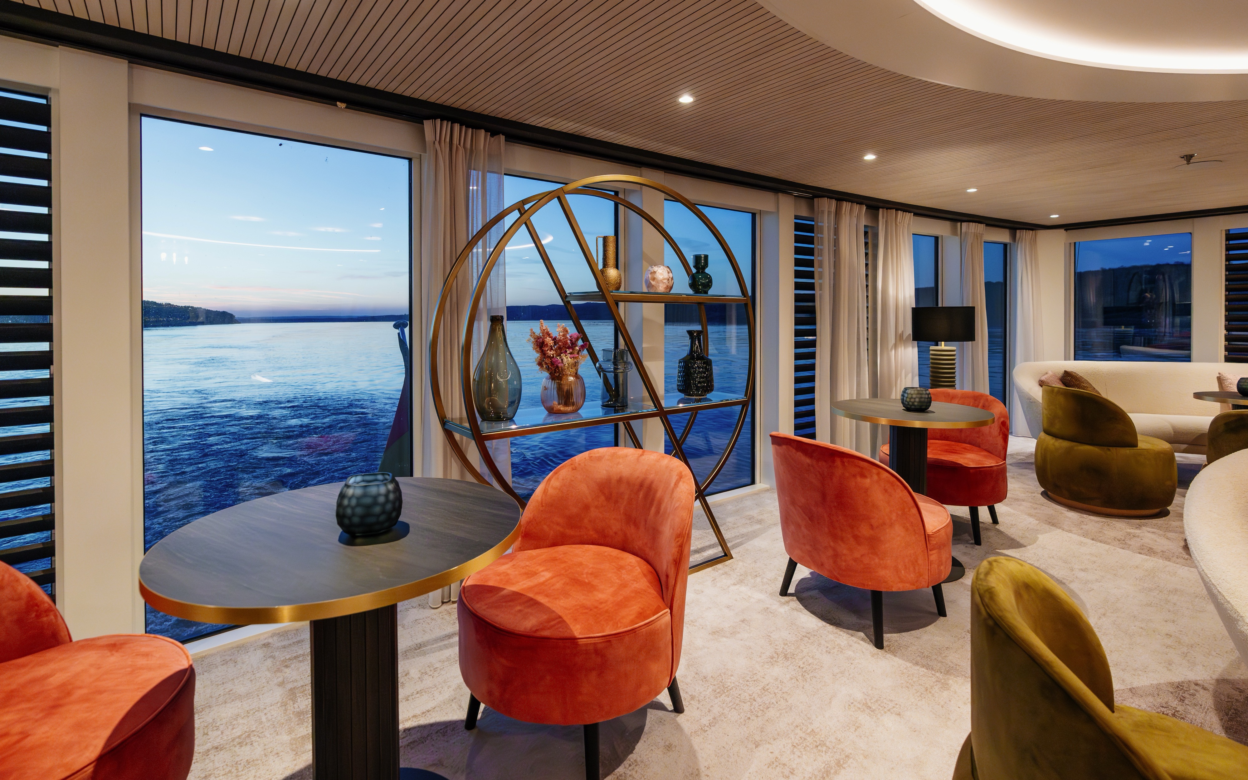 AMADEUS Nova Amadeus Club ©Lueftner Cruises Amadeus Volker Vornehm 2.jpg